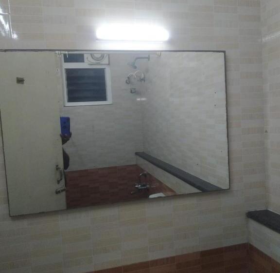 هاستل Fabhotel Vrj Residency   Nr Chennai Trade Center & St Thomas Mount
