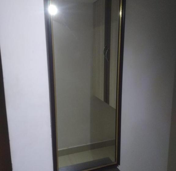 هاستل Fabhotel Vrj Residency   Nr Chennai Trade Center & St Thomas Mount