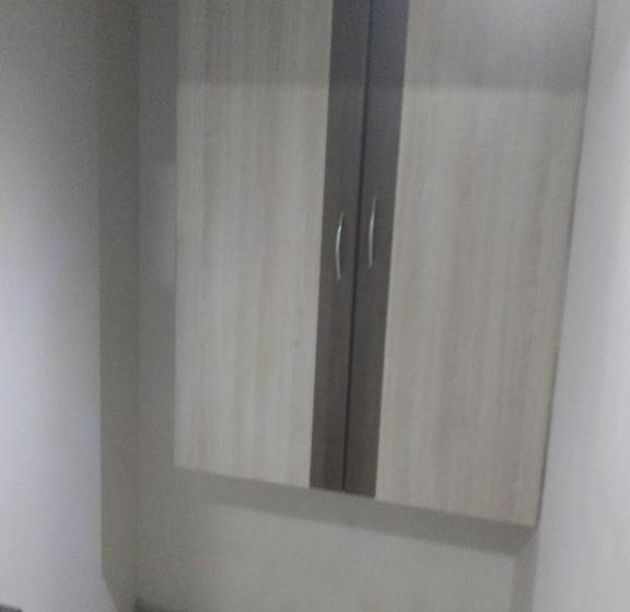 هاستل Fabhotel Vrj Residency   Nr Chennai Trade Center & St Thomas Mount