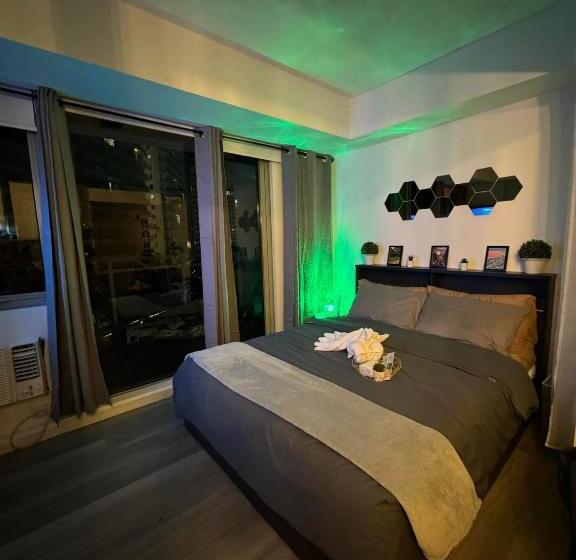 Happy Staycation In Azure Urban Resort Spacious Family Room Near Sm Bicutan And Manila Airport