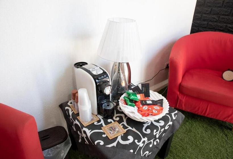 تختخواب و صبحانه Carlo Five