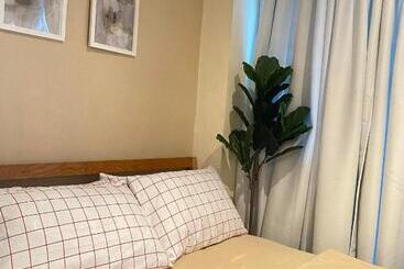 Happy Staycation In Azure Urban Resort Spacious Family Room Near Sm Bicutan And Manila Airport