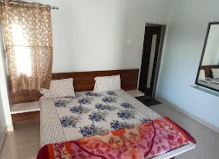 酒店 Adiraj Palace And Lodging, Shani Shingnapur
