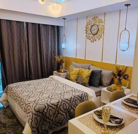 فندق Azure North Staycation