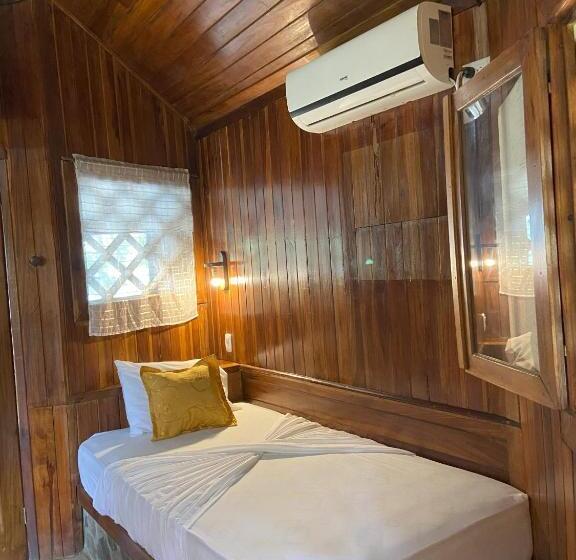 هتل Bungalows Malú