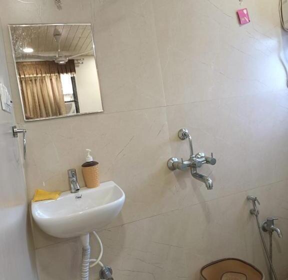 酒店 Nirvana Lodging & Boarding