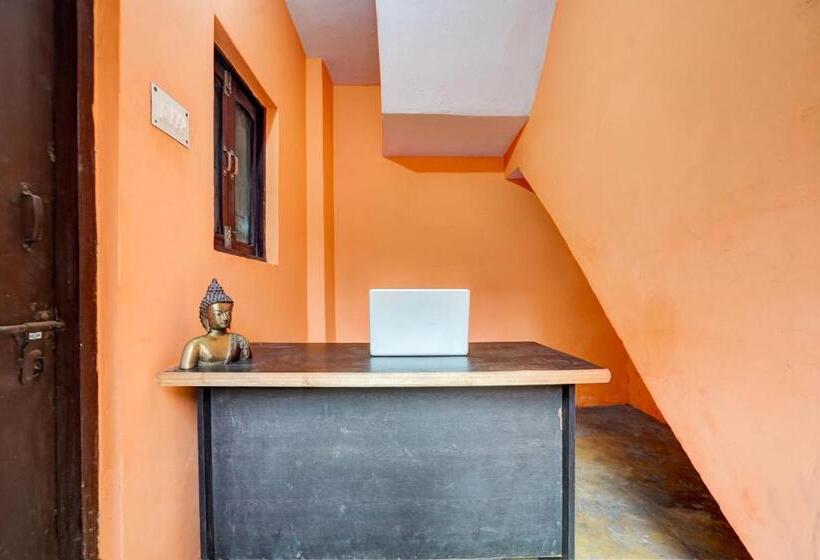 فندق Oyo Crown Guest House