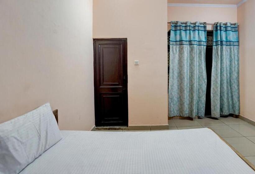 فندق Oyo Crown Guest House