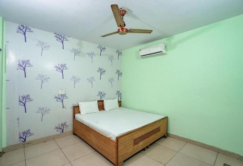 فندق Oyo Crown Guest House
