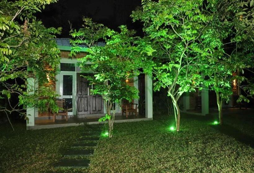 בית מלון כפרי Ro Kalawewa