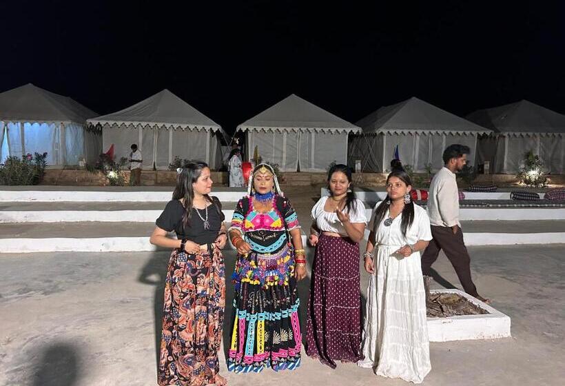 호텔 Royal Exotic Luxury Desert Camp