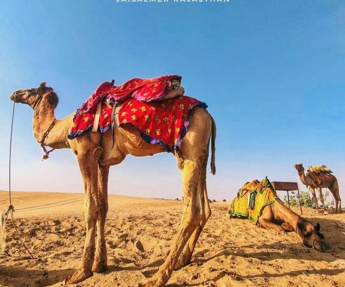호텔 Royal Exotic Luxury Desert Camp