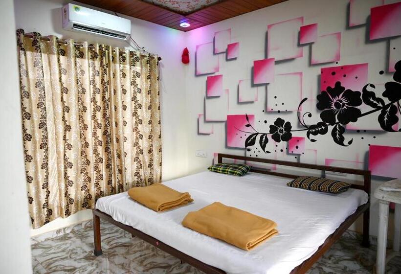 فندق Sarthak Farm,karjat