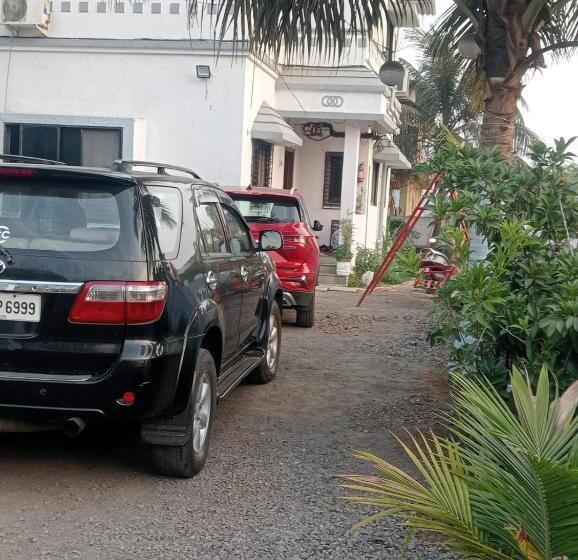 ホテル Tridev Coastal Villa Alibag