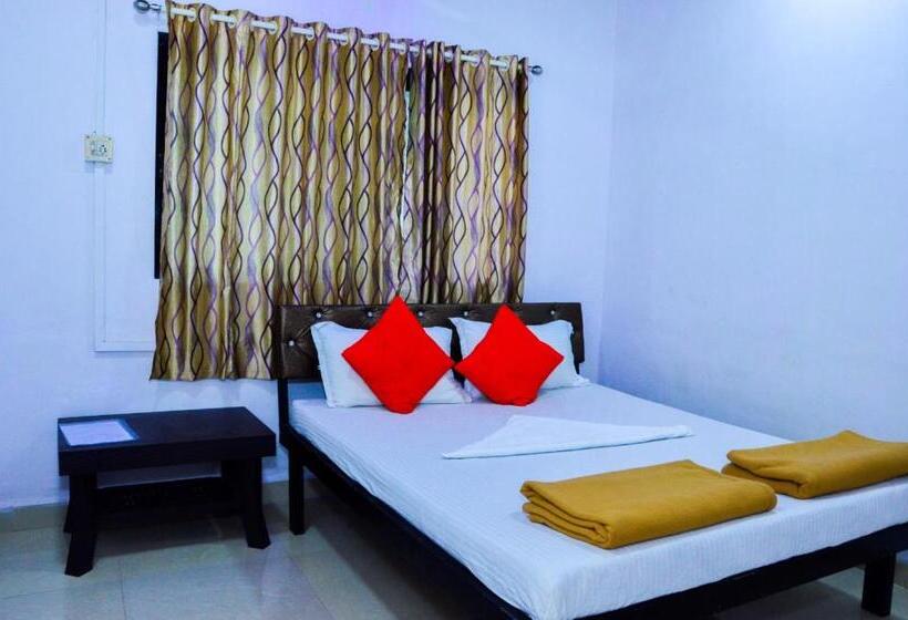ホテル Tridev Coastal Villa Alibag
