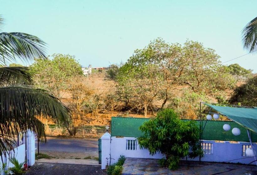 ホテル Tridev Coastal Villa Alibag