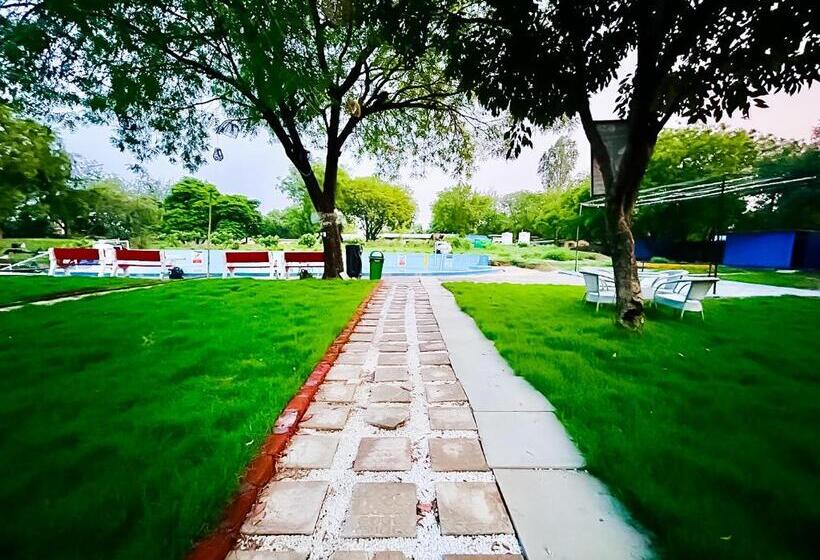 Отель Willow Farm Sohna Gurgoan Road