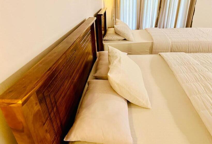 هتل Wilpattu Blue Sapphire Lite B&b