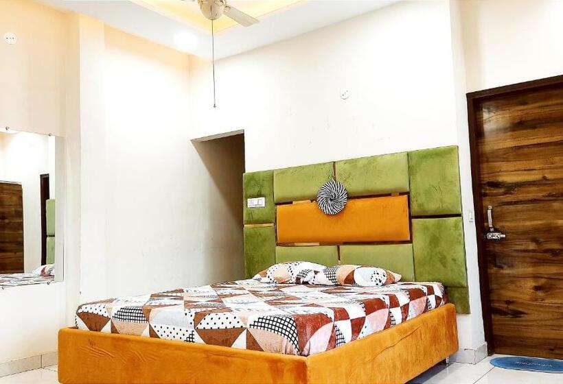 Motel Desire Suites Studio Luxurys Lpu Law Gate Special For Families, Students, Couples, Cor