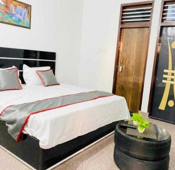 Oyo E Hotel Ansal