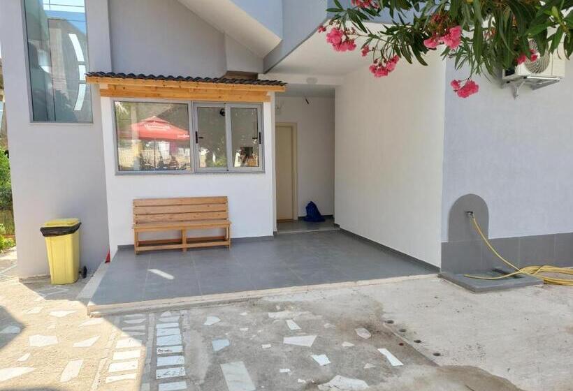 پانسیون Emi S Villa