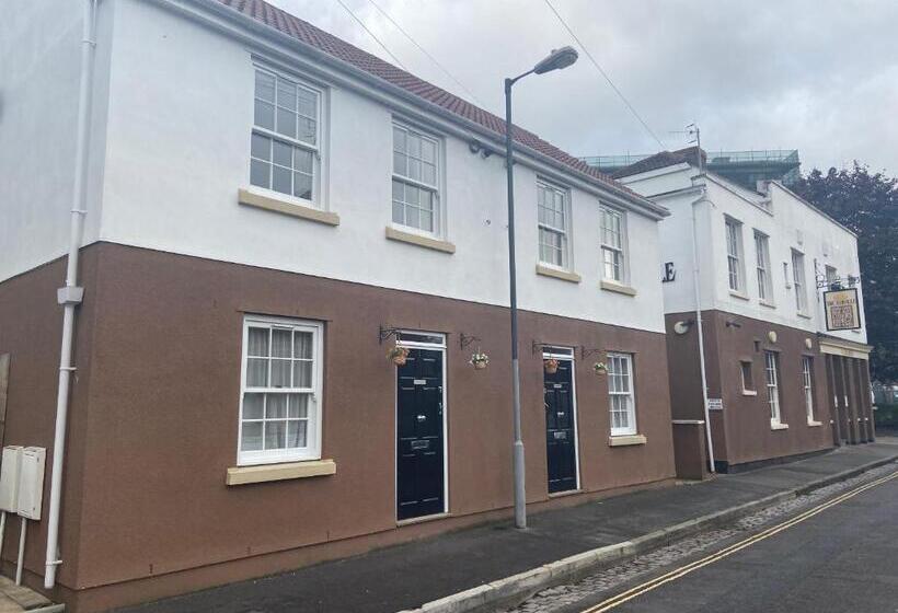 پانسیون Ashton Gate Mews