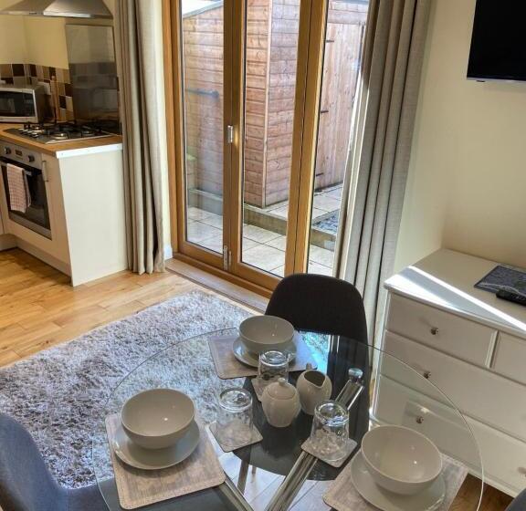 پانسیون Ashton Gate Mews