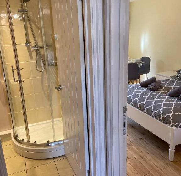 پانسیون Ashton Gate Mews