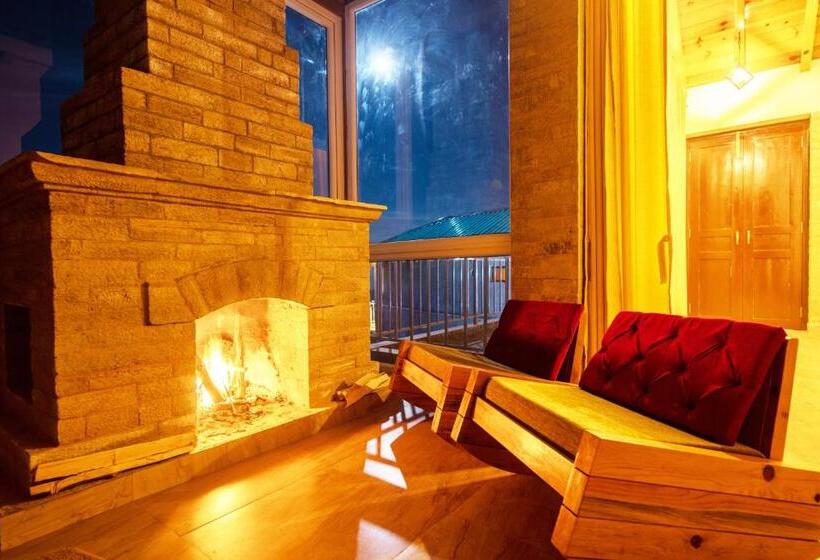 Shree Parijat Resort At Mukteshwar Hill Station With Himalayan View