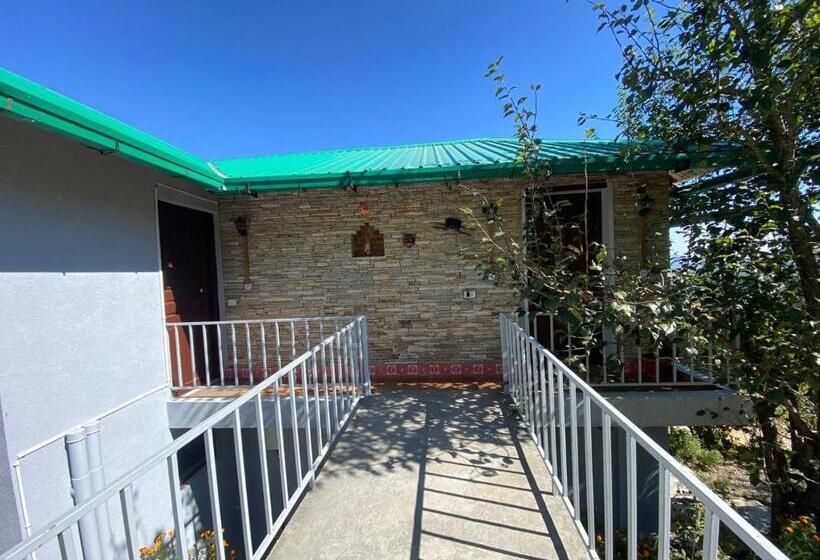 Shree Parijat Resort At Mukteshwar Hill Station With Himalayan View