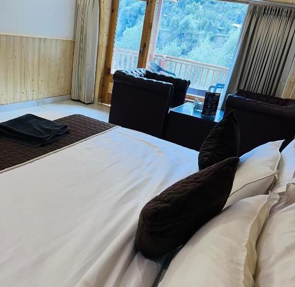 Aadarsh Hotel, Nanital