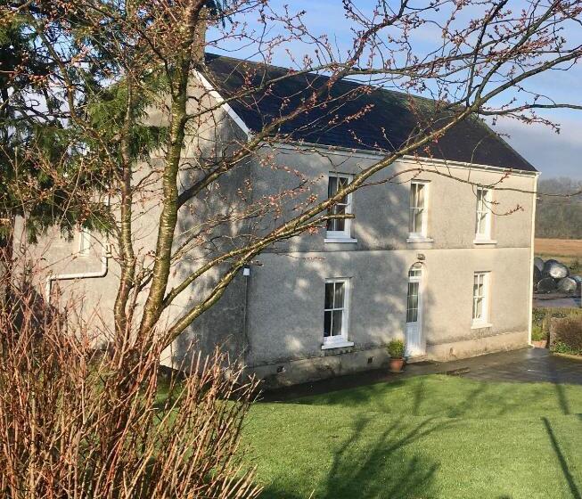 مبيت وإفطار Fferm Glanyrynys Farm