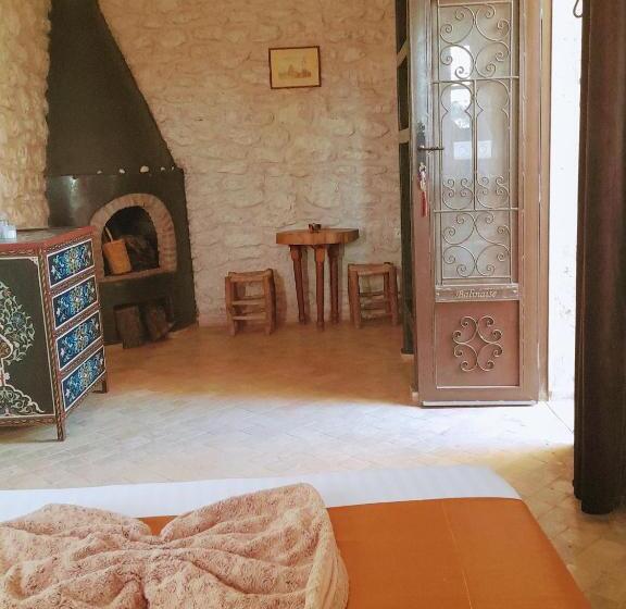 تختخواب و صبحانه Riad Mamy Wababi