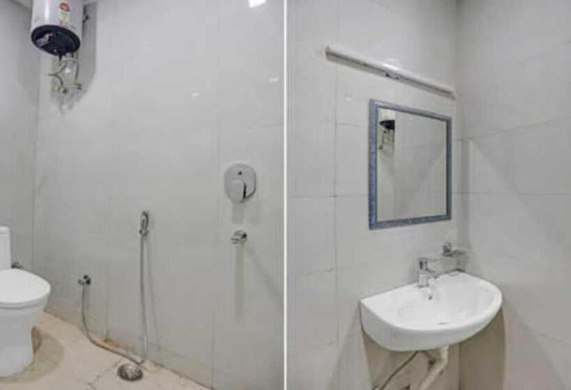 Hotel Capital O Paradise Residency Near Lotus Temple
