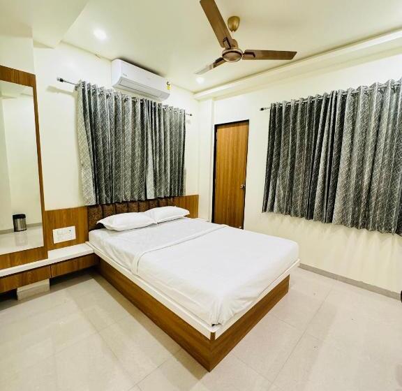 호텔 Ekant Family Restaurant And Lodging