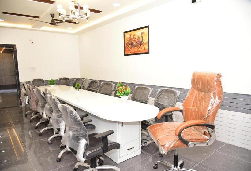 فندق Geetanjali Excellency