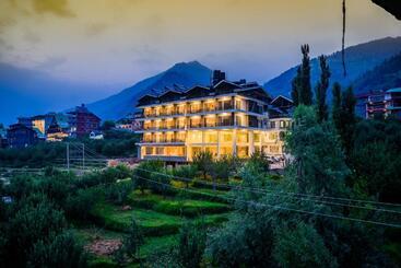 هتل Naturevilas Sarovar Portico   Centrally Heated