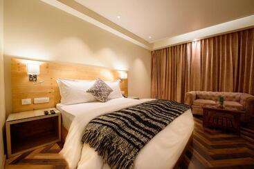 هتل Naturevilas Sarovar Portico   Centrally Heated