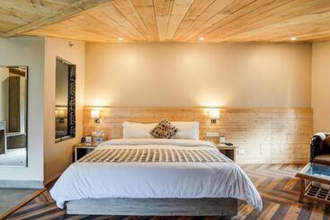 هتل Naturevilas Sarovar Portico Centrally Heated
