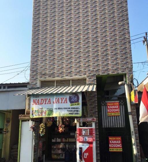 فندق Oyo Life 93061 Kost Vicky Syariah