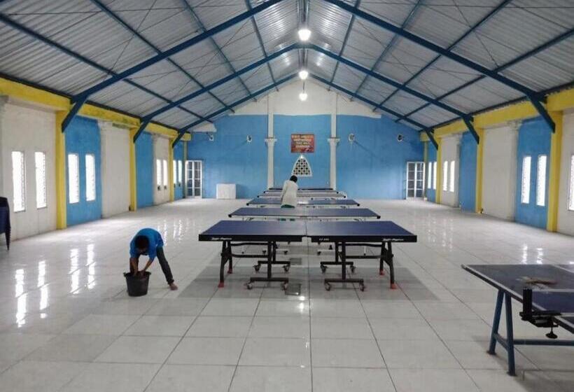 فندق Spot On 93555 Triple N Homestay