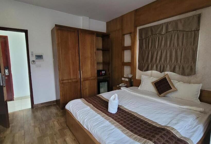 هتل Sunrise East 2