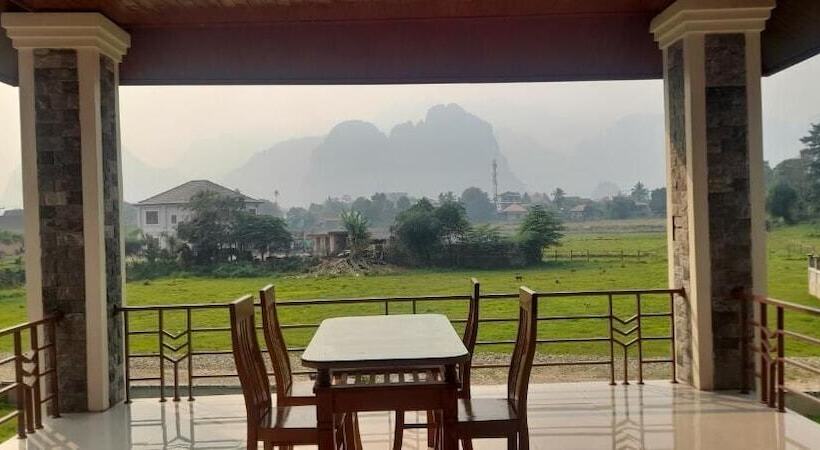 هتل Vang Vieng Garden Villa