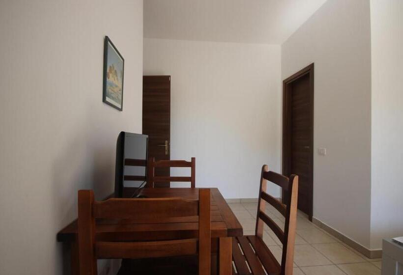 Mato Rooms