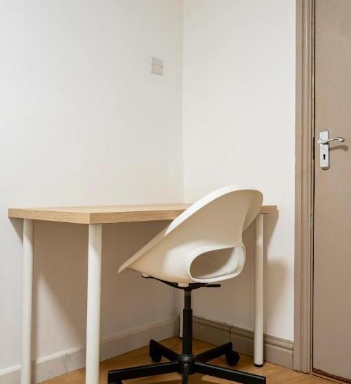 پانسیون Birmingham City Centre Apartment Room Near China Town
