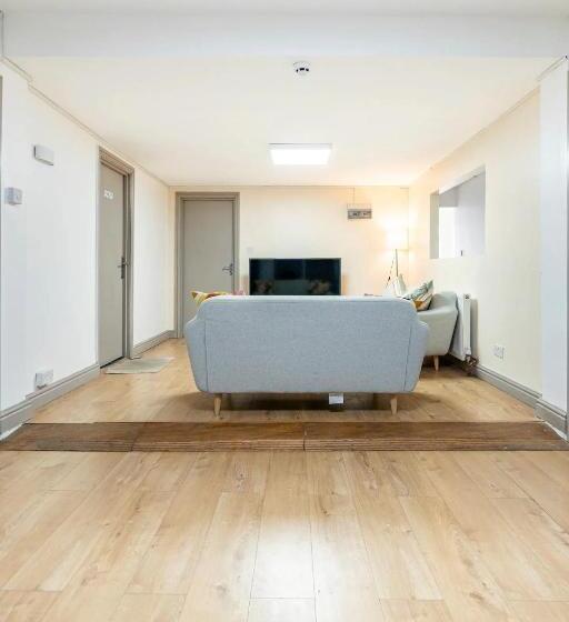 پانسیون Birmingham City Centre Apartment Room Near China Town