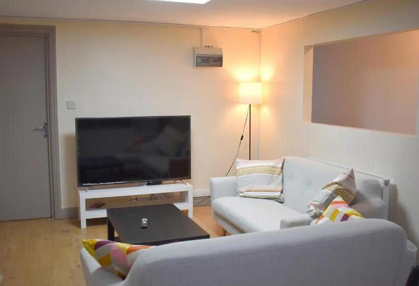 پانسیون Birmingham City Centre Apartment Room Near China Town