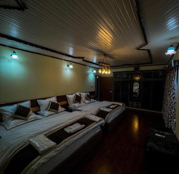 پانسیون De Villaz The Luxury Stay