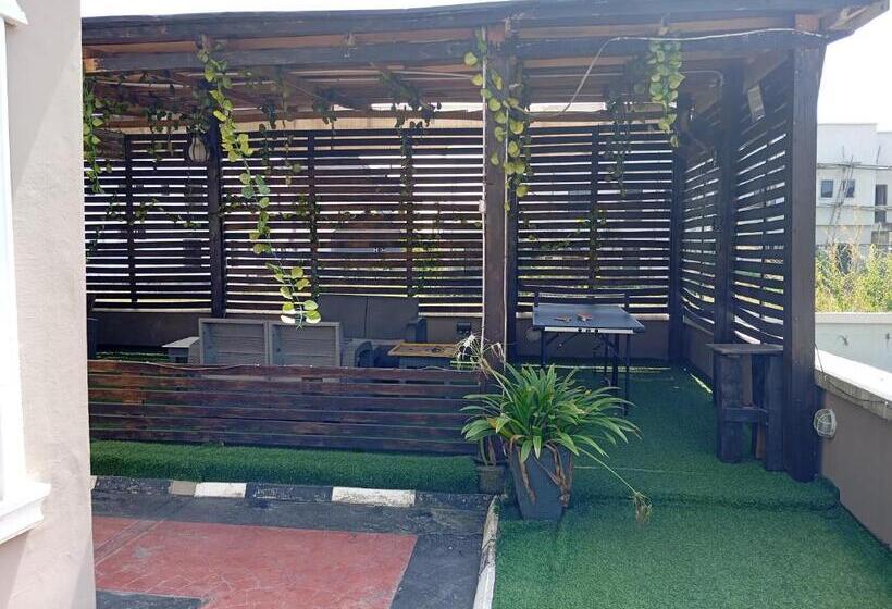 پانسیون Frontline Homes & Suites 3bedroom Apartment
