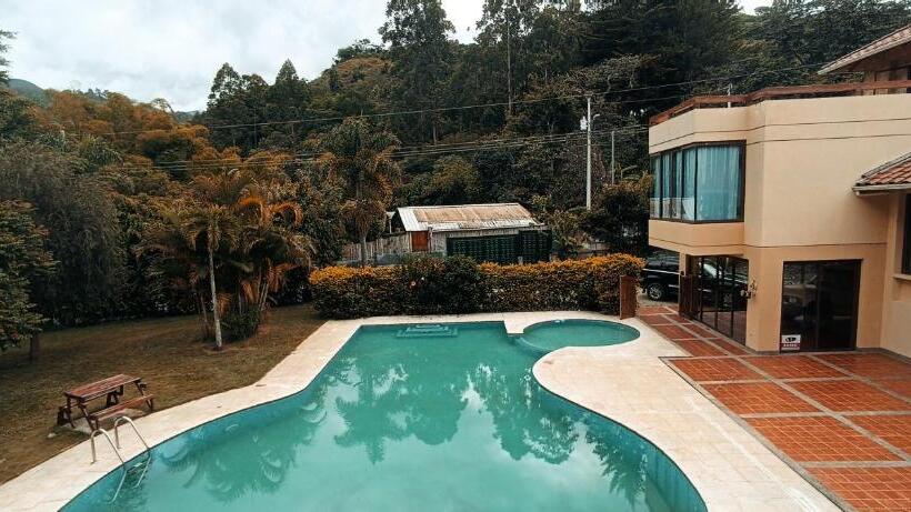 پانسیون La Rivera Chamba